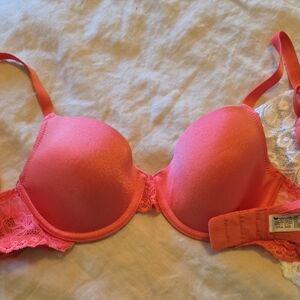 Wacoal Coral Lace Underwire Bra